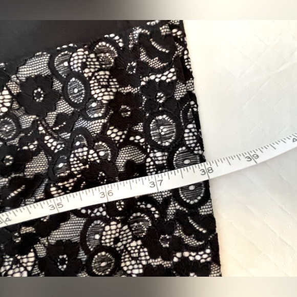 Lady Dutch XL fitted dress. Gold chain accents around neckline & hip area. - Picture 10 of 12